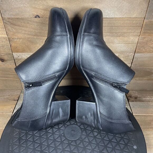 Clarks Shoes Women’s 8 M Emslie Warren Black Leather Block Heel Slip On Zip EUC - Picture 8 of 10